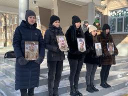 На фасаді Криворізької гімназії №108 КМР відкрито п’ять меморіальних дошок героям – випускникам гімназії