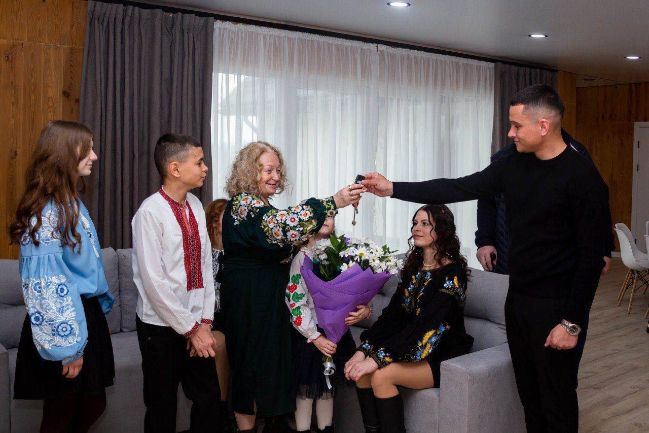 Нові будинки для великих прийомних родин на Дніпропетровщині в межах проєкту «Адреса дитинства»