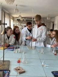 В рамках Міжнародного проєкту «Stem & School Day» відбулись перші заняття з фізики та хімії для учнів 10-11 технічних класів Криворізького ліцею №129