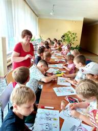 Бібліотеки-філіали Довгинцівського району продовжують навчати та розважати дітей під час літніх канікул