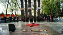 09 травня 2014 року відбувся районний мітинг-реквієм, урочисте покладання квітів до братської могили загиблих воїнів та театралізована вистава «Нехай я не бачив війни…»