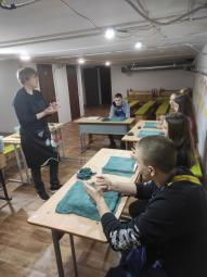 Вчителька Криворізького ліцею №24 доводить, що мистецтво може змінити світ