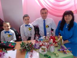 15 квітня 2016 року проведено відбірковий районний конкурс серед творчо обдарованих сімей «Родинне коло»
