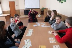 Пожежники провели заняття з вибухонебезпечних предметів з дітками переселенцями з Маріуполя