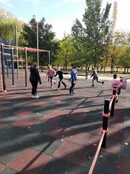 У рамках реалізації соціального проєкту «Активні парки-локації здорової України» проведено захоплюючі естафети та показові виступи спортсменів