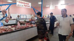 З метою відстеження обігу продовольчих товарів, зокрема свіжої та свіжомороженої риби проведено моніторинг роботи ринків Довгинцівського району