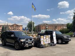 Два пікапи, які передано військовим, вже поїхали на виконання бойових завдань