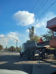 Задля забезпечення належного санітарного стану комунальні служби і підрядні організації виконують комплекс робіт