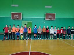 «Пліч-о-пліч. Всеукраїнські шкільні ліги» – це змагання серед учнів України під гаслом «РАЗОМ ПЕРЕМОЖЕМО»