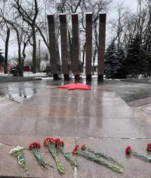 Покладення квітів до братських могил з нагоди 81-ї річниці визволення Кривого Рогу від нацистських загарбників