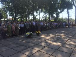 22 червня 2018 року в Довгинцівському районі відбулася церемонія покладання квітів до братської могили загиблих воїнів з нагоди Дня скорботи і вшанування пам’яті жертв війни в Україні