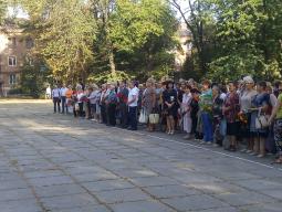 22 вересня 2017 року відбулось урочисте покладання квітів до братської могили підпільників та радянських воїнів