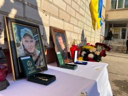 Кожна меморіальна дошка нагадує нам про тих, хто віддав своє життя заради нашої свободи і незалежності