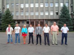 23 серпня 2016 року урочисто піднято Державний Прапор України