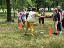 Проведено захоплюючі естафети та організовано показові виступи з парашутного спорту