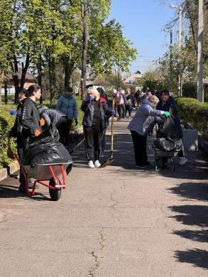 Сьогодні наш район став чистішим і затишнішим завдяки кожному з Вас!