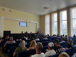 25 липня 2023 року в приміщенні виконкому Довгинцівської районної в місті ради проведено Воркшоп (семінар) з питання  залучення позабюджетних інвестицій для впровадження проєктів відновлення та соціально-економічного розвитку міста
