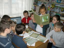 У загальноосвітніх навчальних закладах Довгинцівського району проведено заходи у зв’язку з 85-ми роковинами Голодомору 1932-1933 років в Україні – геноциду Українського народу