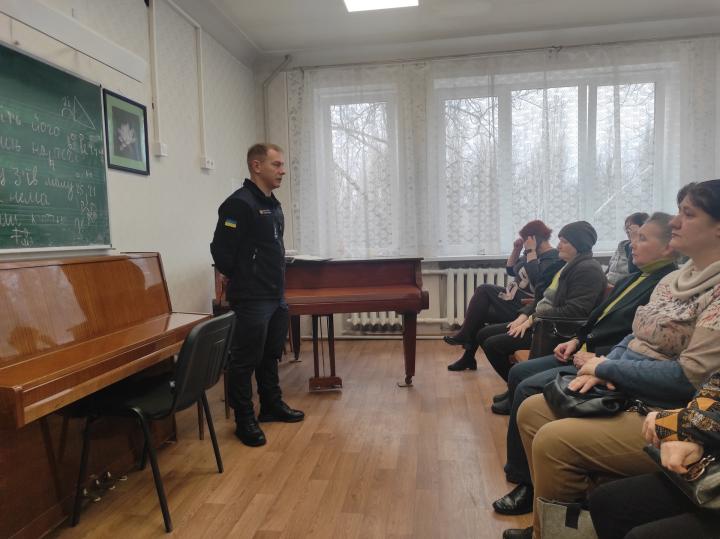 З метою підготовки керівників закладів культури та мешканців Довгинцівського району проведено навчання