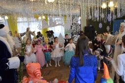 27 грудня 2016 року проведено свято Нового року для дітей, які виховуються в прийомних сім`ях та дитячих будинках сімейного типу Довгинцівського району