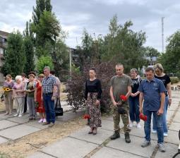 Покладення квітів до пам’ятника на честь авіаторів Криворіжжя з нагоди Дня пам’яті захисників України, які загинули в боротьбі за незалежність, суверенітет і територіальну цілісність України