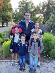 В останній день вересня Україна відзначає день усиновлення