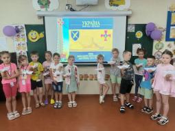 Для малечі на дитячих майданчиках літнього дозвілля у закладах освіти відбулись тематичні заходи