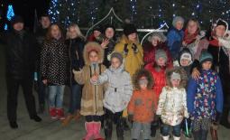 Проведено розважально-танцювальну програму «Новорічний вернісаж»