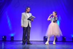 Святковий концерт з нагоди Міжнародного жіночого дня у Довгинцівському районі