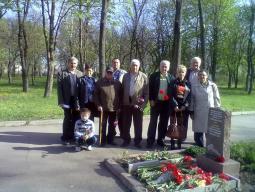 Відбулося покладання квітів до пам’ятного знаку постраждалим внаслідок аварії на ЧАЕС в Довгинцівському районі