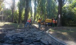 Благоустрій територій Довгинцівського району триває