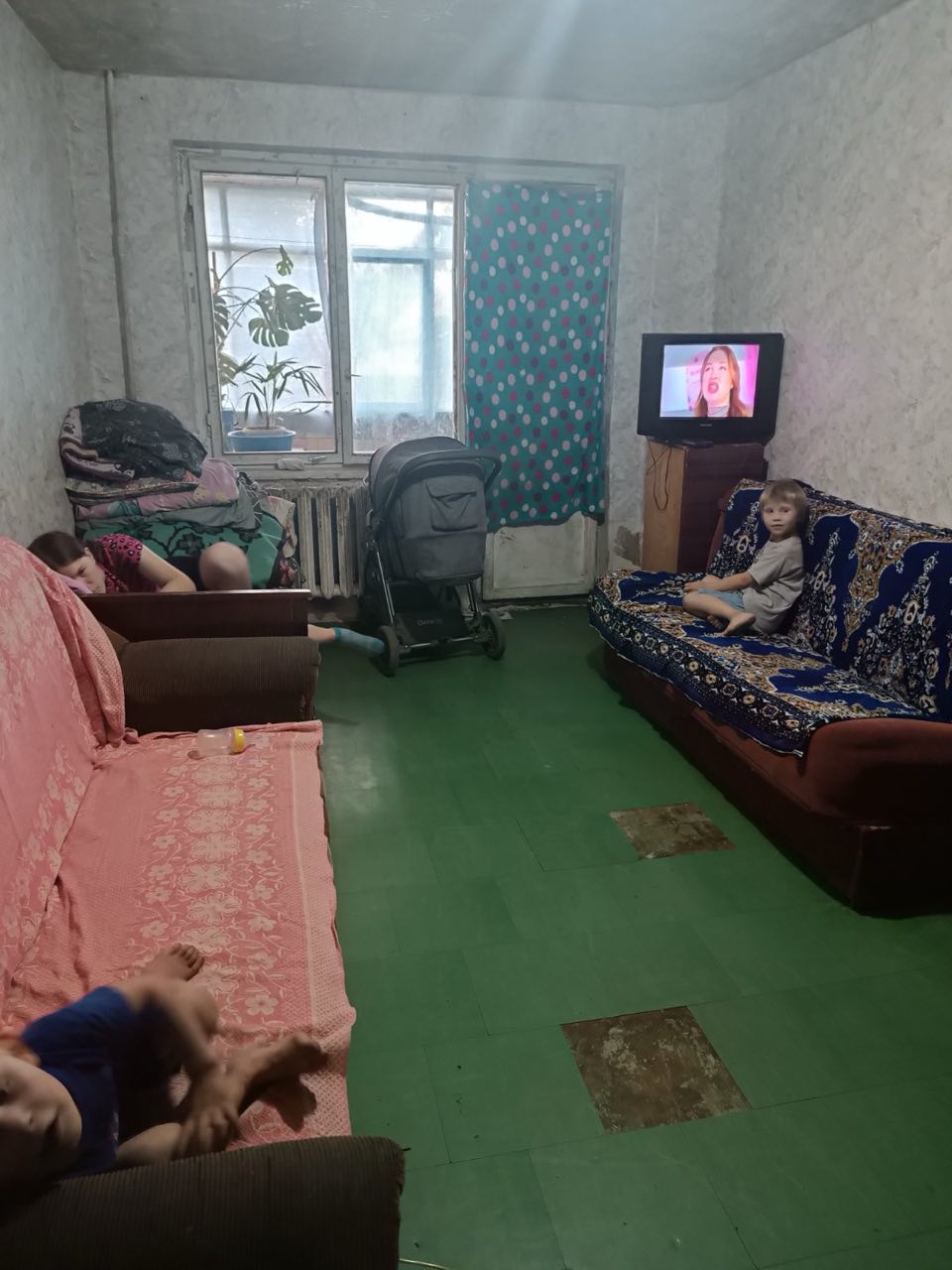 Діти в квартирі